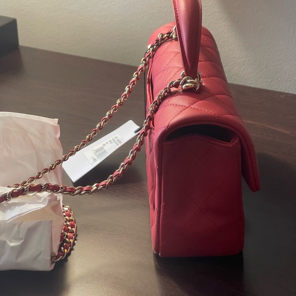 22p Chanel flap mini top handle - Picture 7 of 11